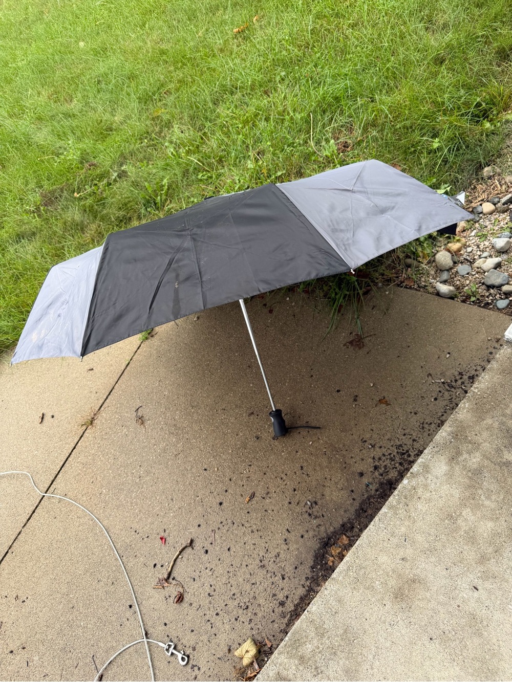 totes Two-Tone Black and Gray Compact Folding Umbrella